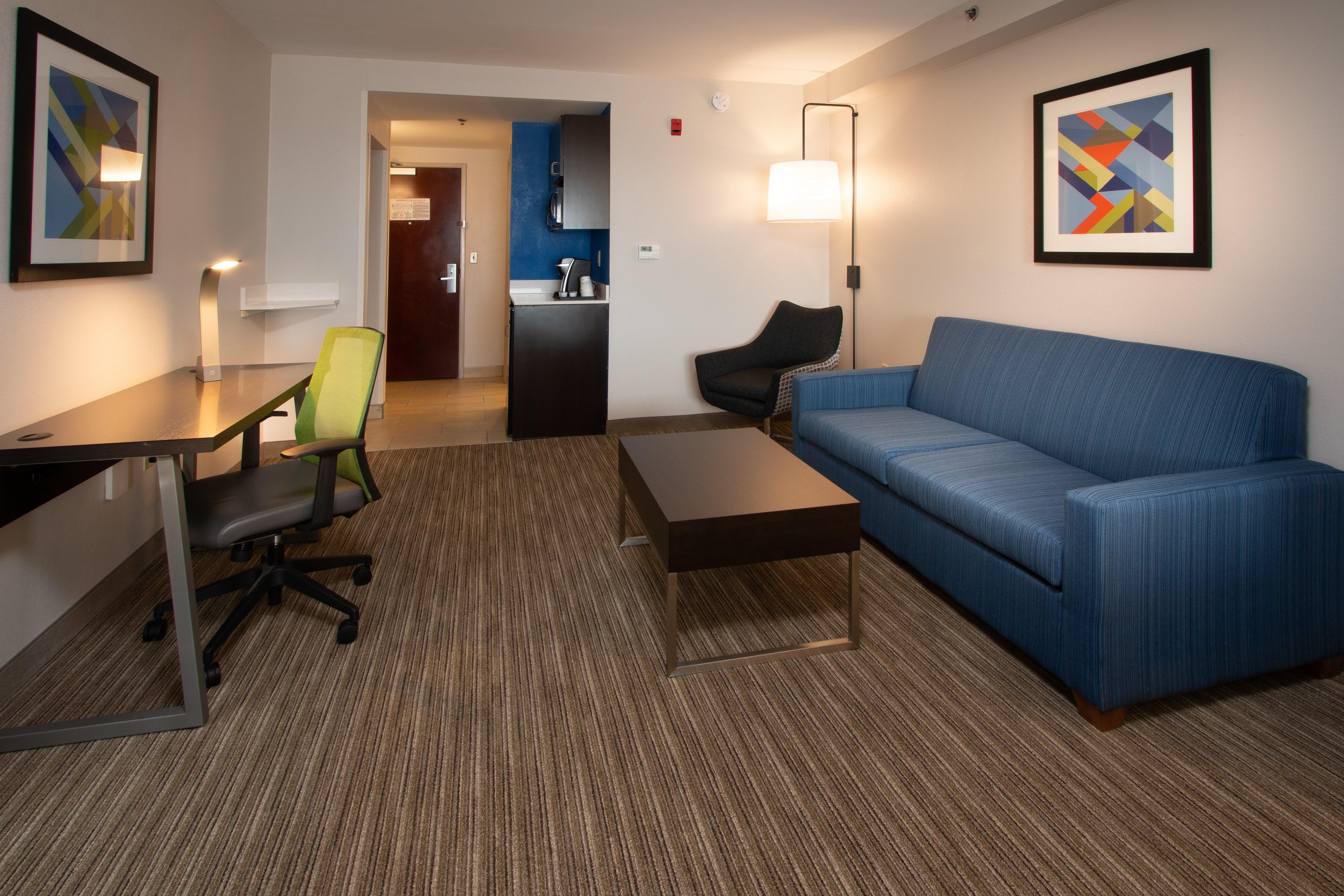 Holiday Inn Express & Suites Tupelo By Ihg Exterior photo
