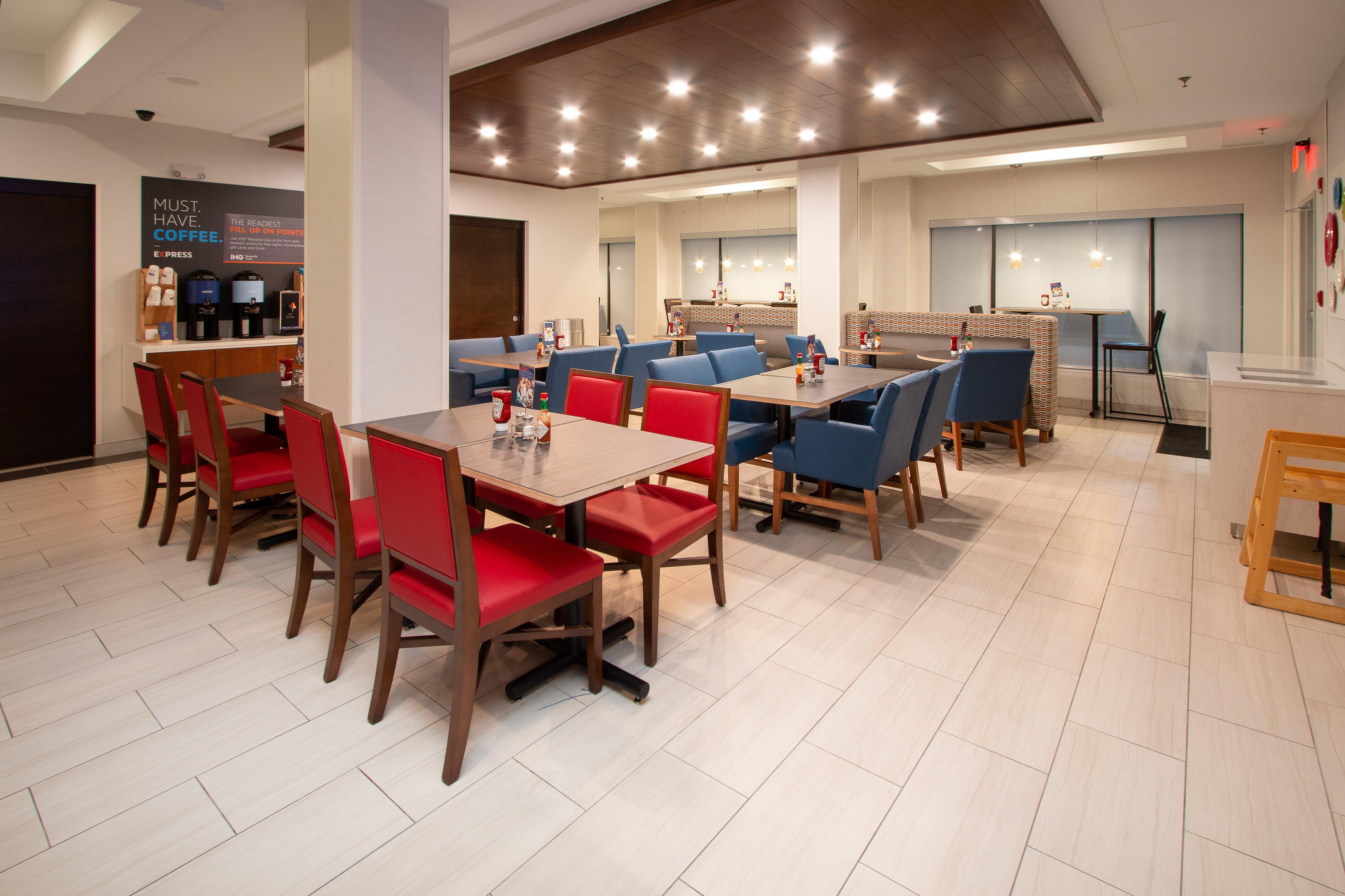 Holiday Inn Express & Suites Tupelo By Ihg Exterior photo